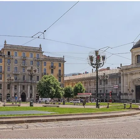 Charm And View On Piazza Carlina - Center Apartment Turin